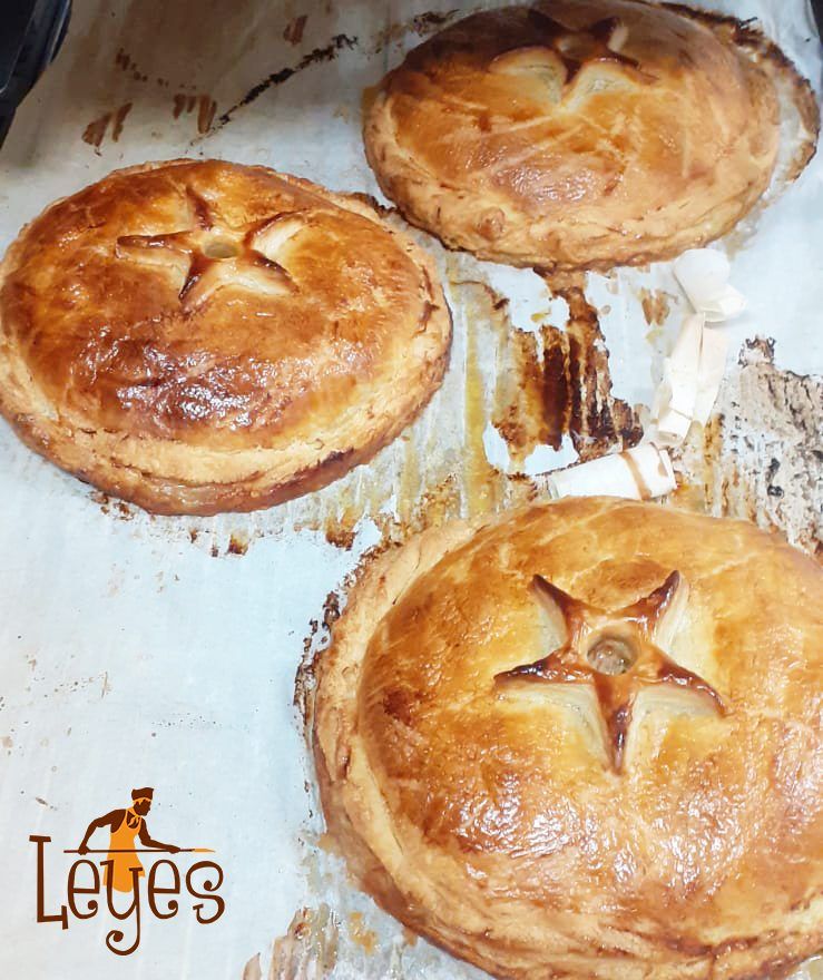 Tourtes à la viande dorées